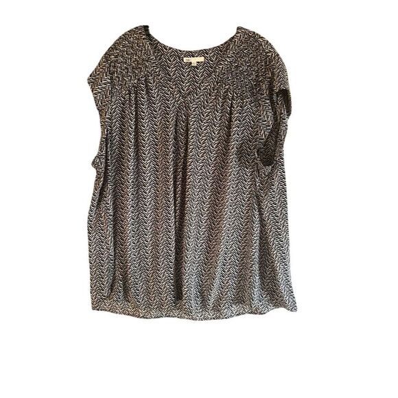 Daniel Rainn Women's 4X Black Geometric V-Neck Short Sleeve Blouse - Picture 2 of 8